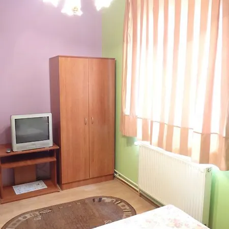 Nasa Tvrdava Guest בית הארחה 3*